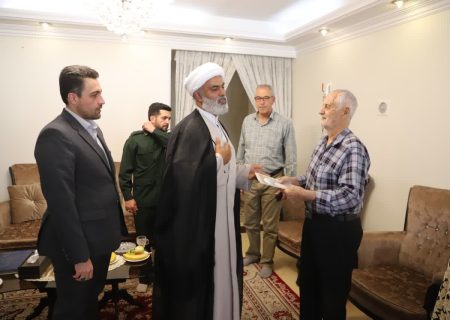 دیدار شهردار گرمدره و مسئولان شهری با خانواده‌های معظم شهیدان طالبی و کشاورز